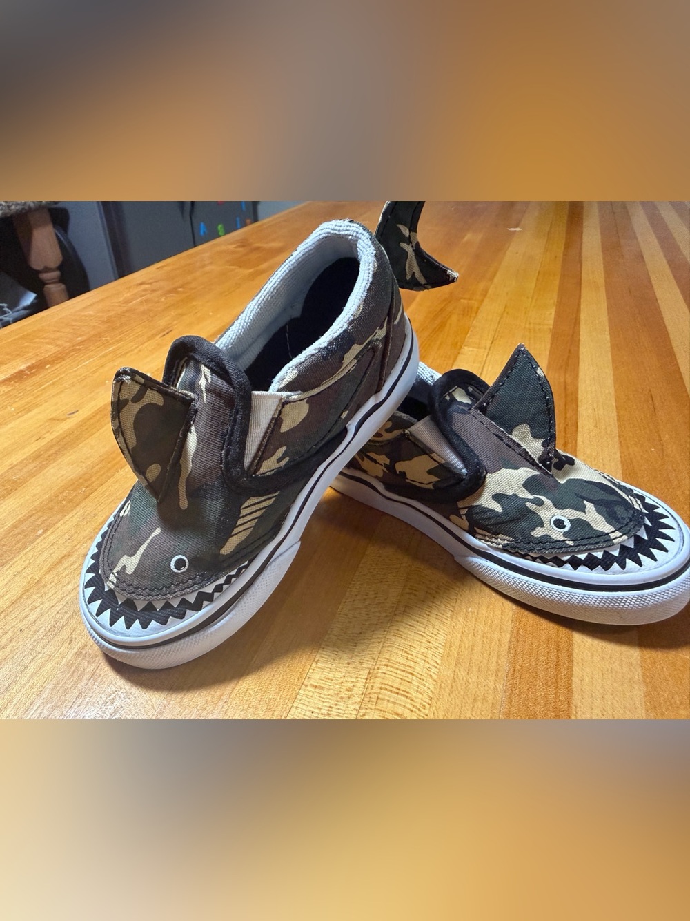 Vans Kids Baby Camo Shark Slip-On Sneakers in Brown and Green Size 7 Toddler